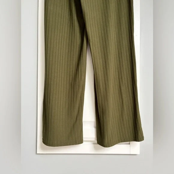 Womens Three-Piece Ribbed Lounge Set - Picture 16 of 16